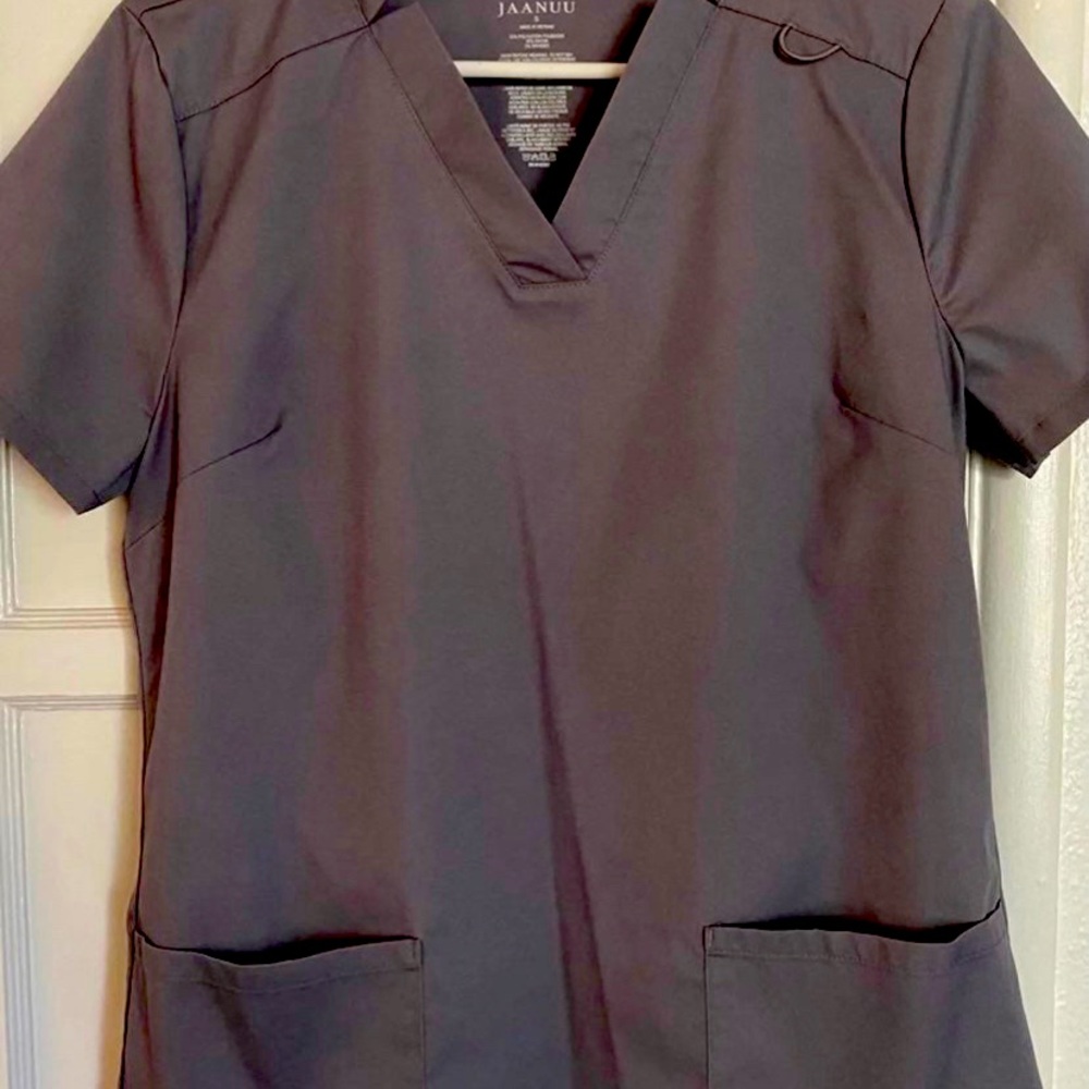 Jannuu Scrubs set